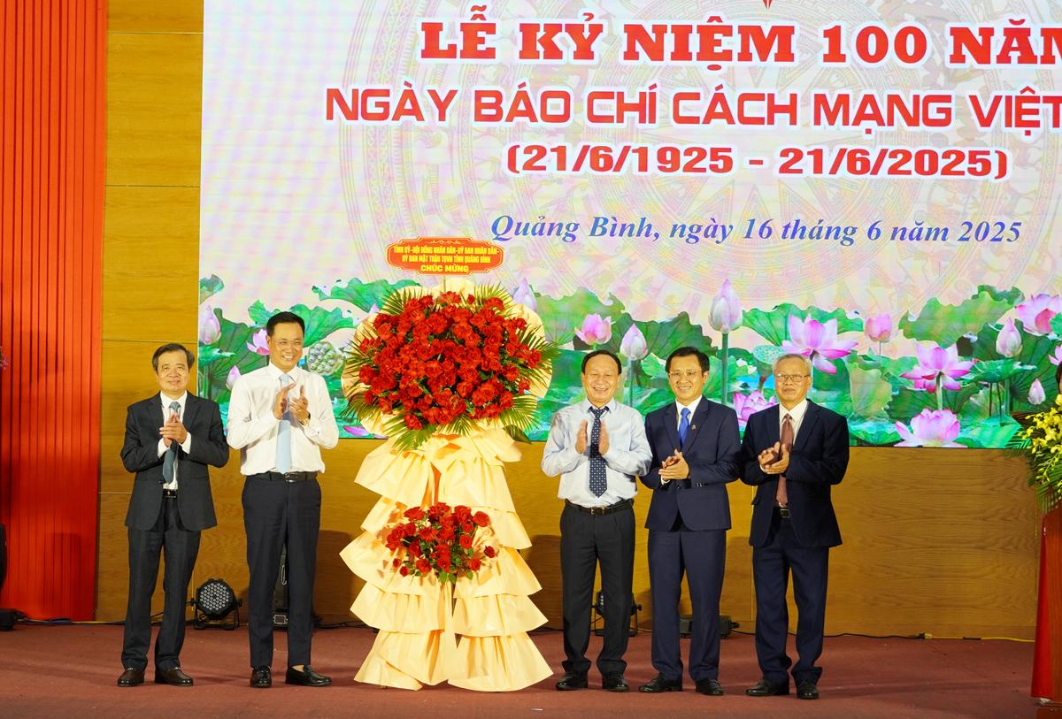 Tin mới
