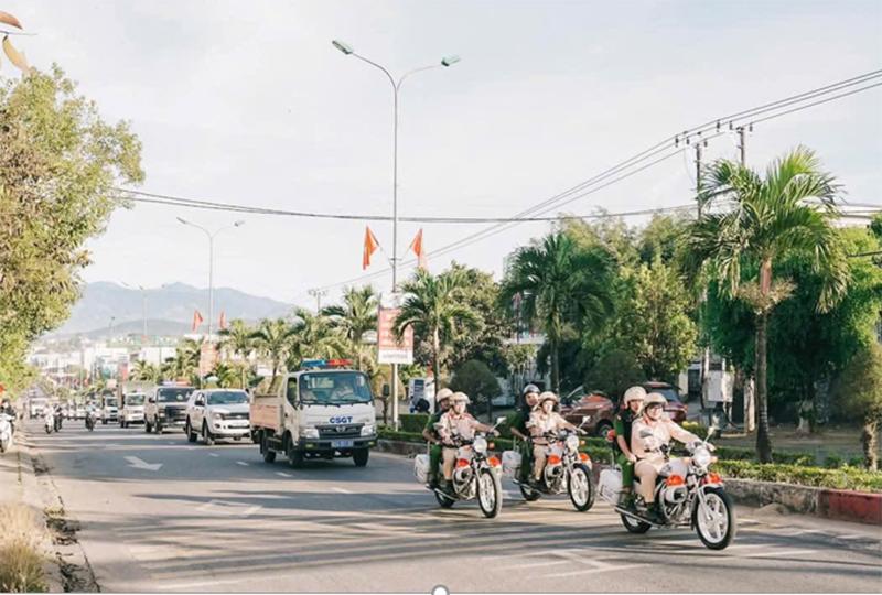 Tin mới