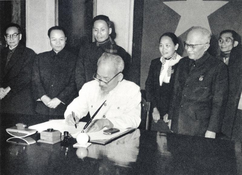 Tin mới